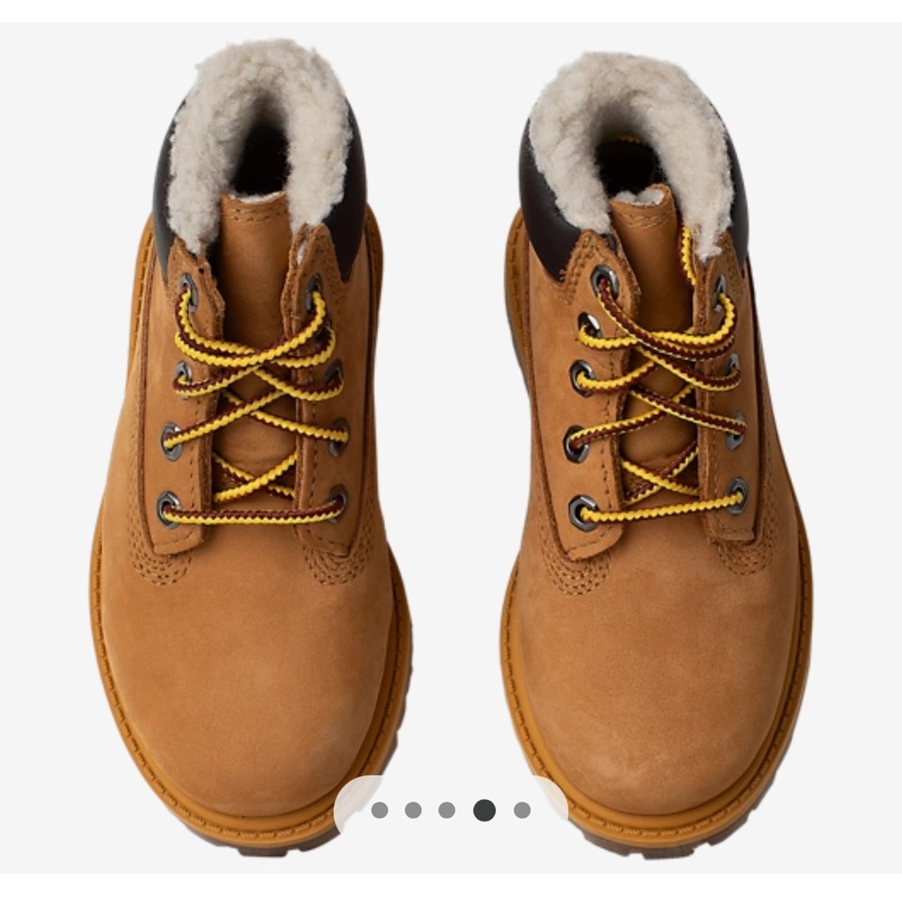 Kids (13) Timberland Brown Leather Boots with premium Sherpa